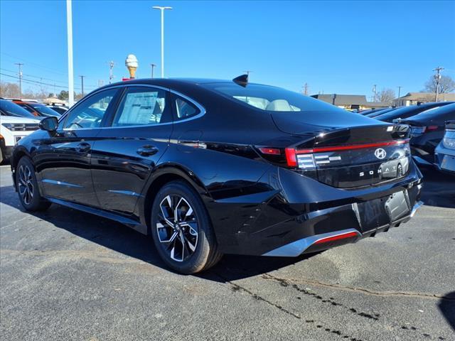 new 2024 Hyundai Sonata car, priced at $28,021