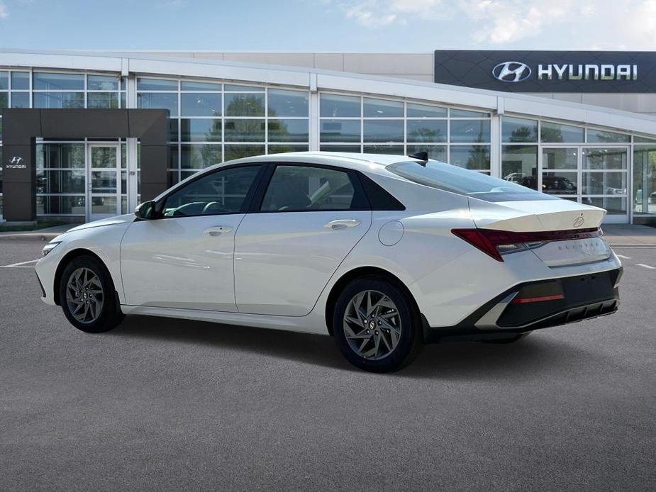 new 2025 Hyundai Elantra HEV car, priced at $26,697