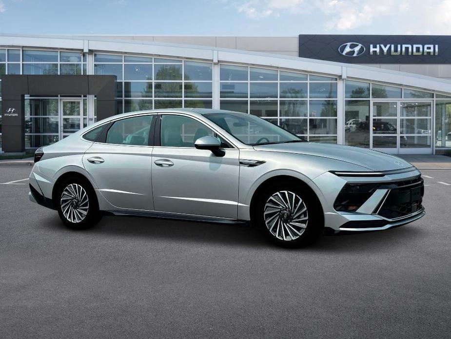 new 2025 Hyundai Sonata Hybrid car, priced at $32,031