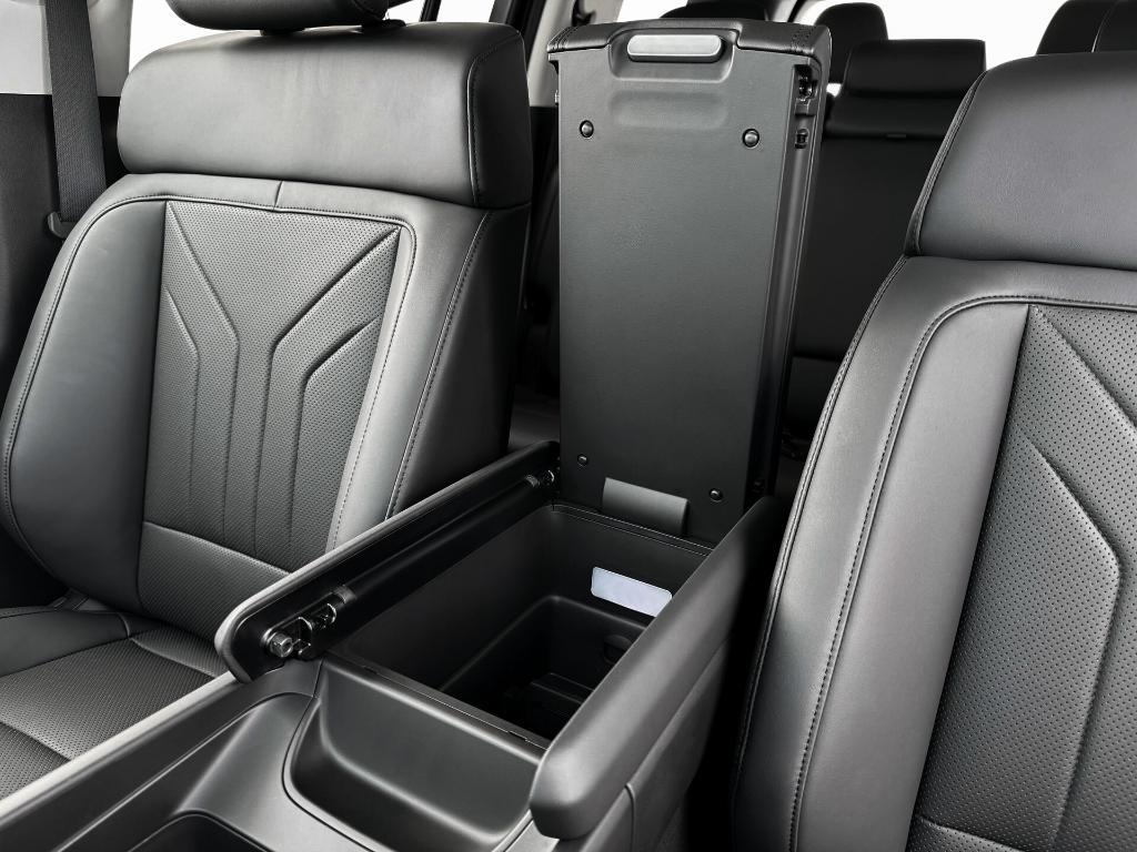 new 2025 Hyundai Santa Fe car, priced at $39,356