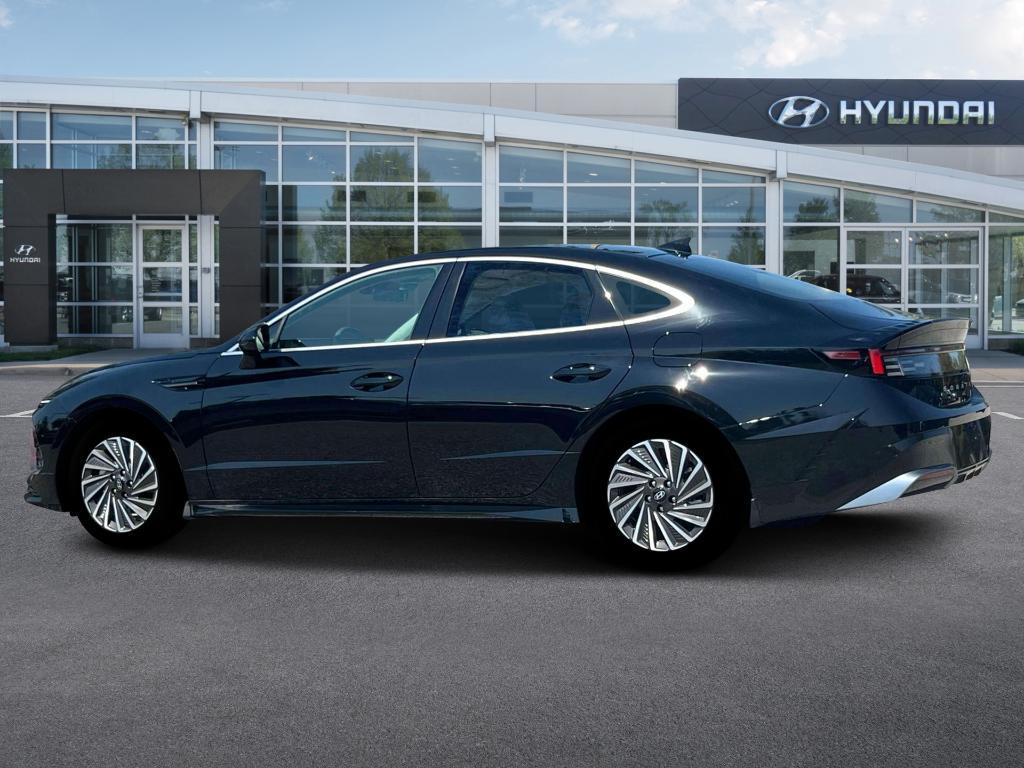 new 2025 Hyundai Sonata Hybrid car, priced at $32,076