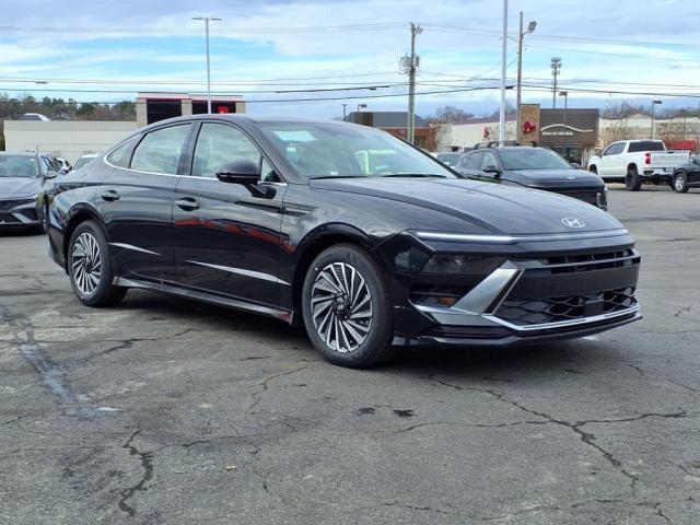 new 2025 Hyundai Sonata Hybrid car, priced at $31,326