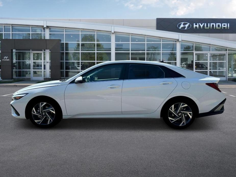 new 2025 Hyundai Elantra HEV car, priced at $30,939