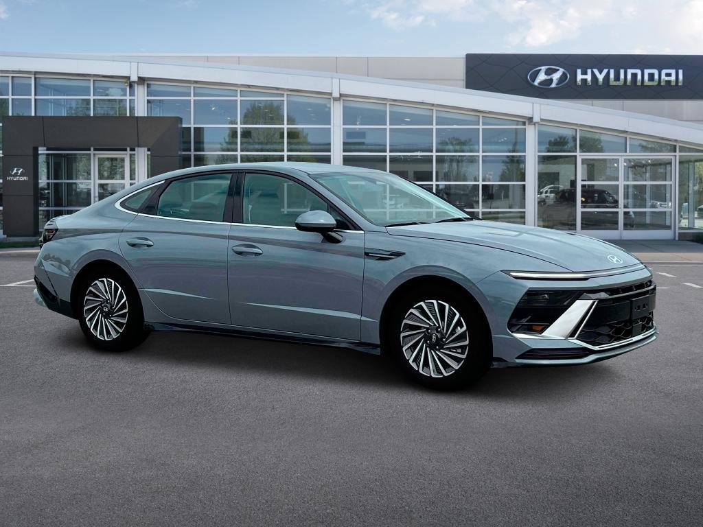 new 2025 Hyundai Sonata Hybrid car, priced at $31,723