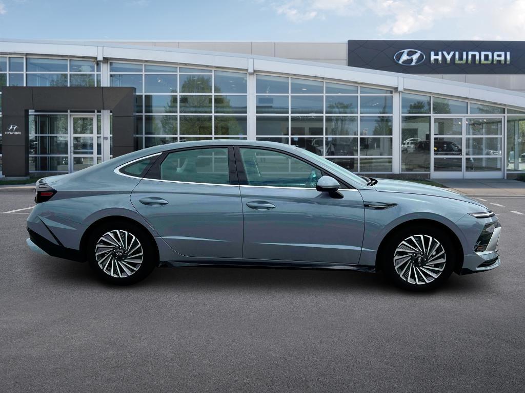 new 2025 Hyundai Sonata Hybrid car, priced at $31,723