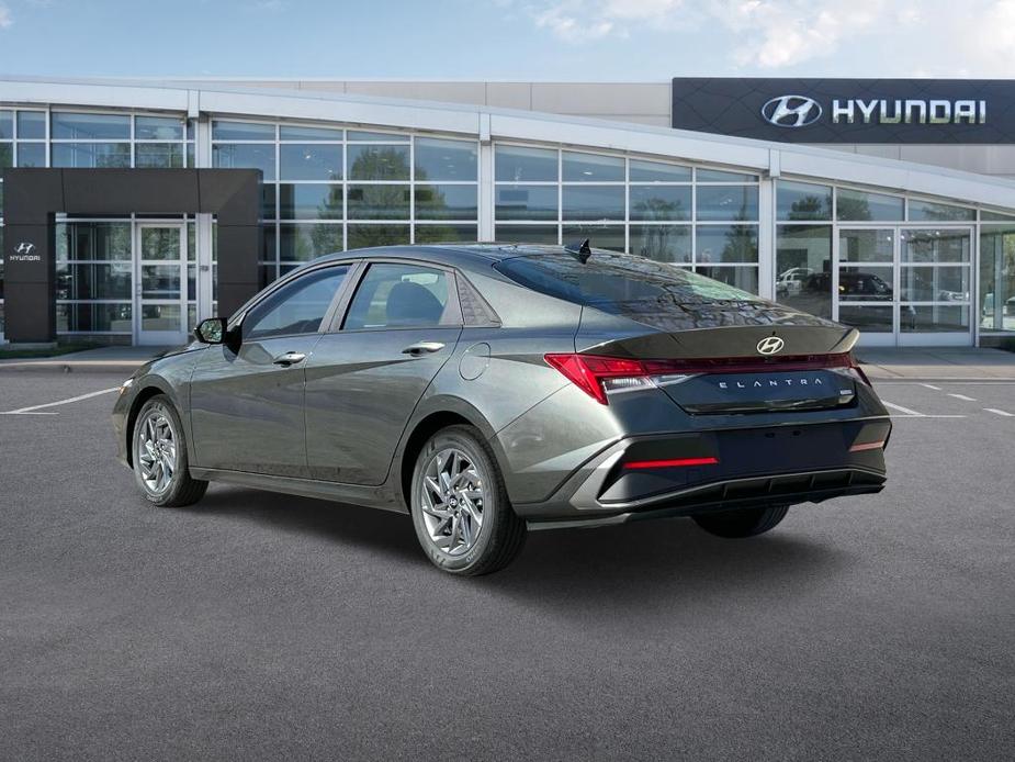 new 2025 Hyundai Elantra HEV car, priced at $26,154