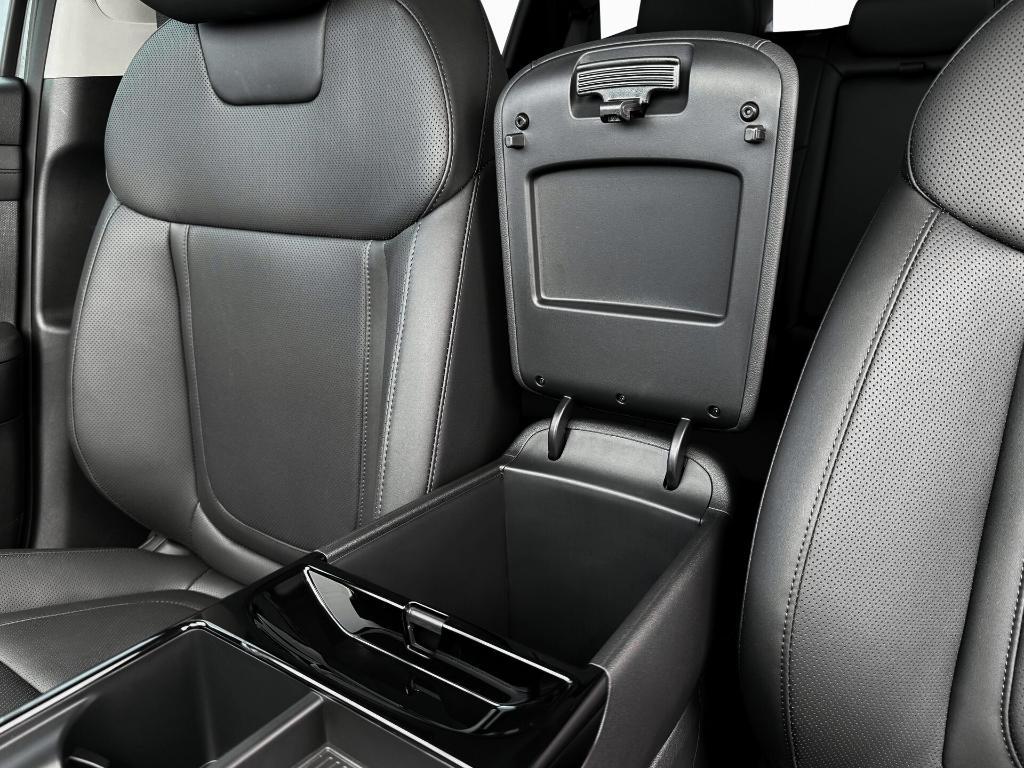 new 2025 Hyundai TUCSON Hybrid car, priced at $35,045