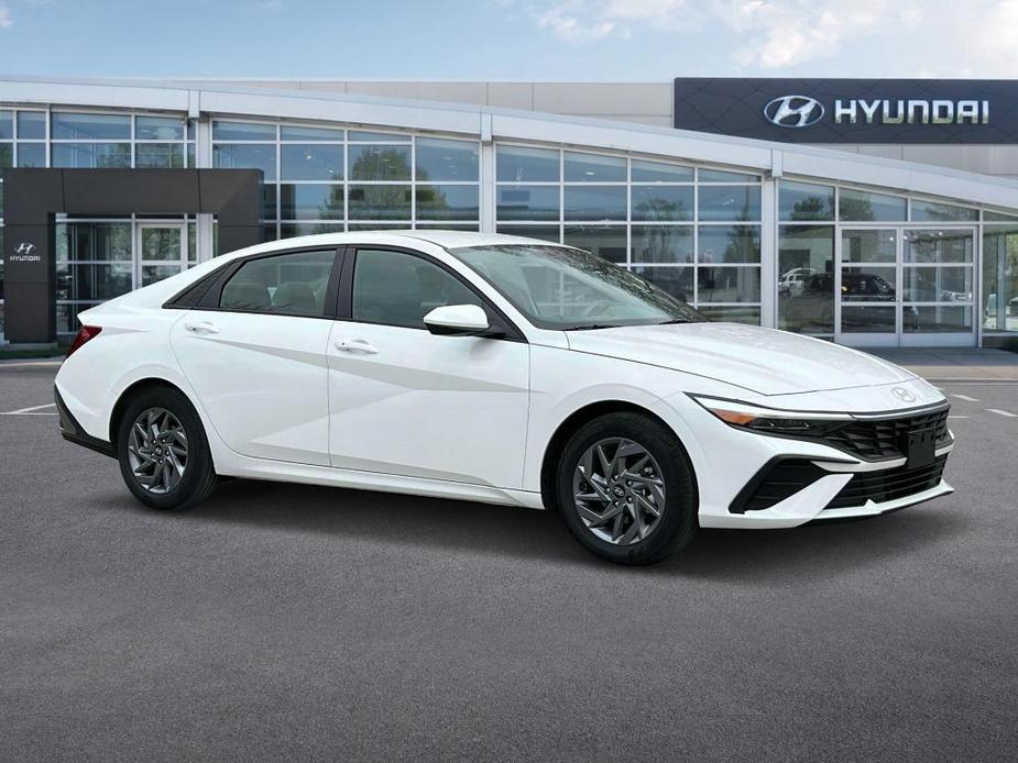 new 2024 Hyundai Elantra car, priced at $25,037