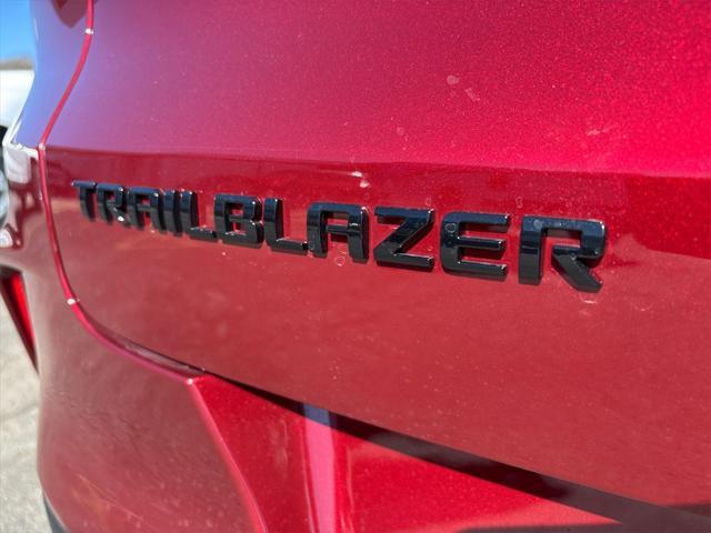 new 2025 Chevrolet TrailBlazer car, priced at $31,221