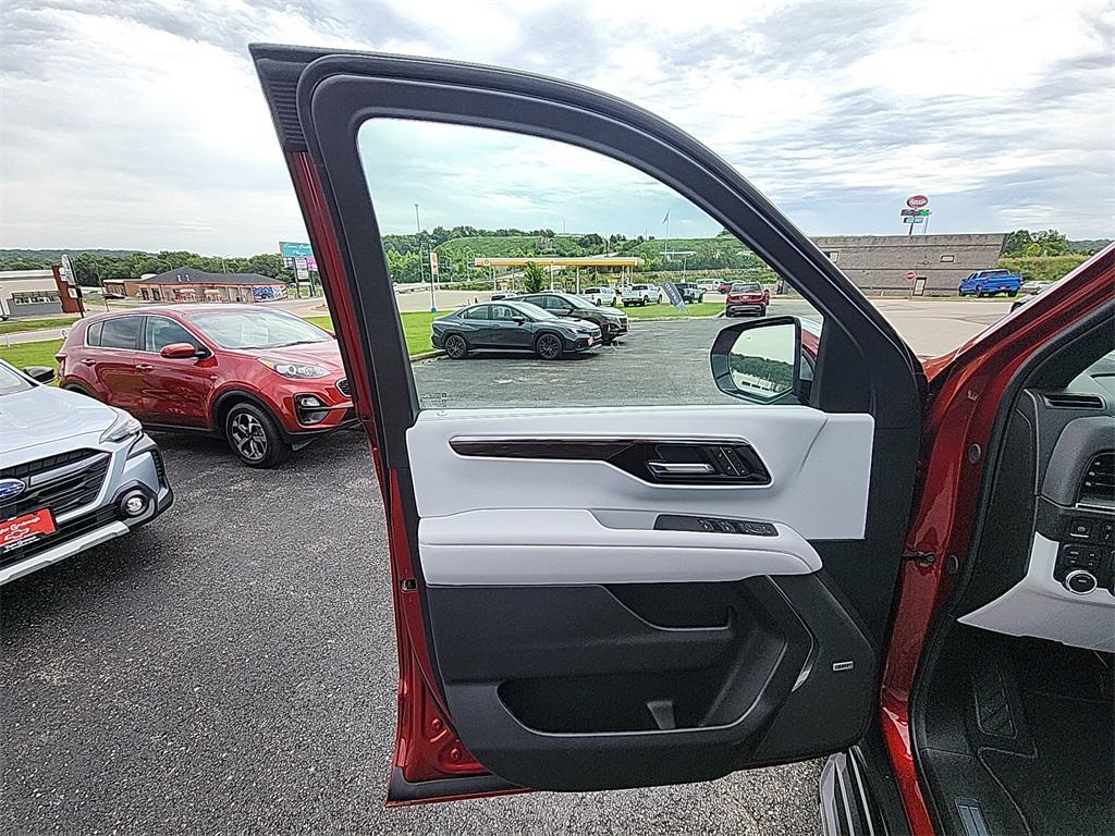 new 2025 Chevrolet Tahoe car, priced at $82,905