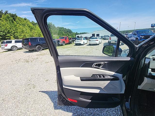 used 2024 Kia Carnival car, priced at $31,990