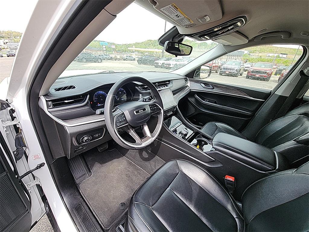 used 2023 Jeep Grand Cherokee car