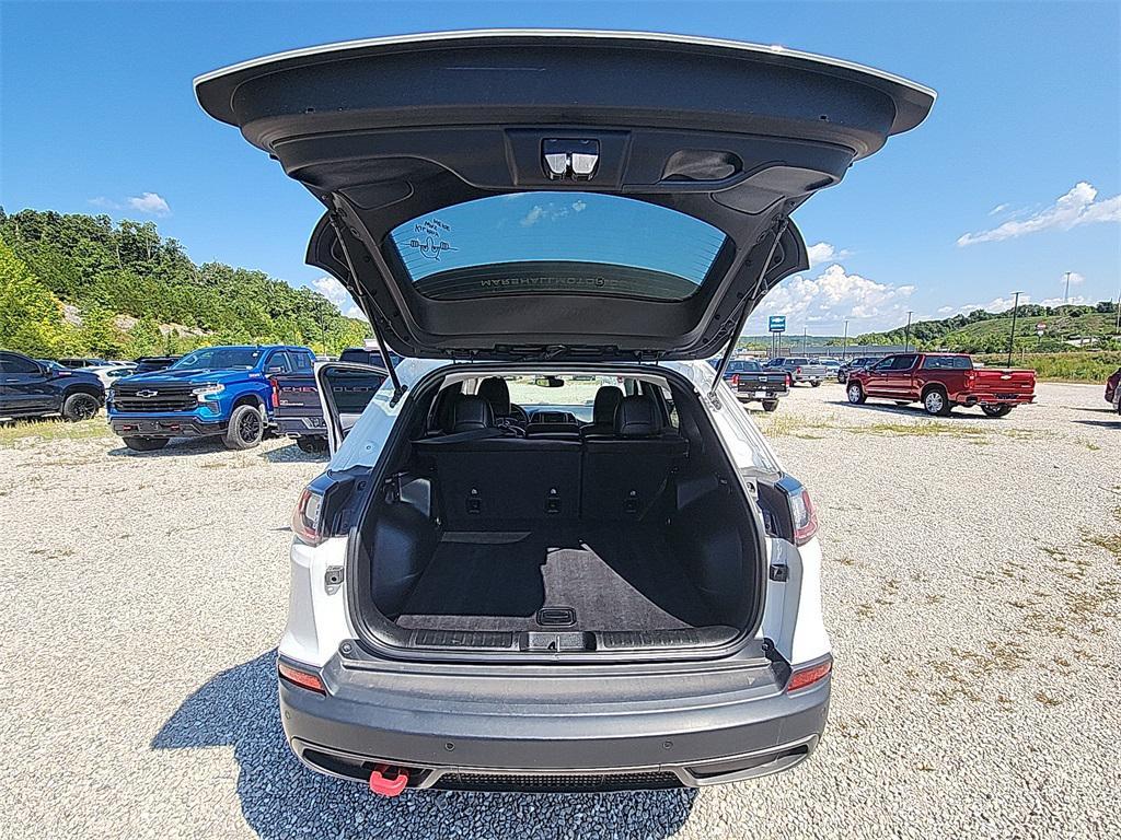 used 2020 Jeep Cherokee car, priced at $22,780