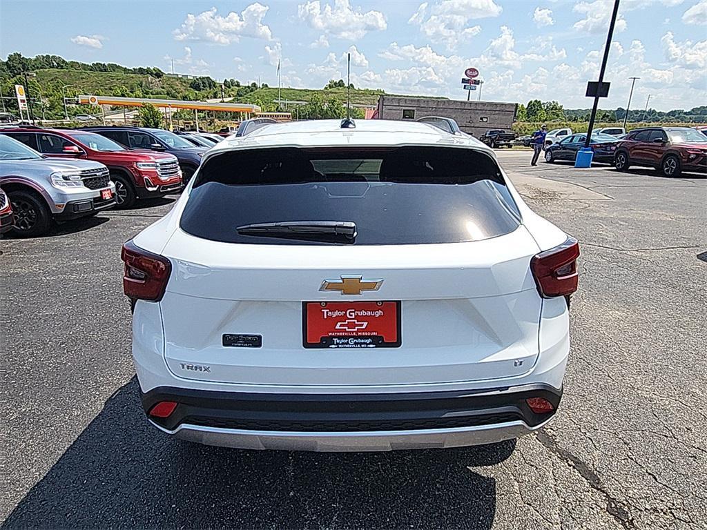 new 2025 Chevrolet Trax car, priced at $25,725