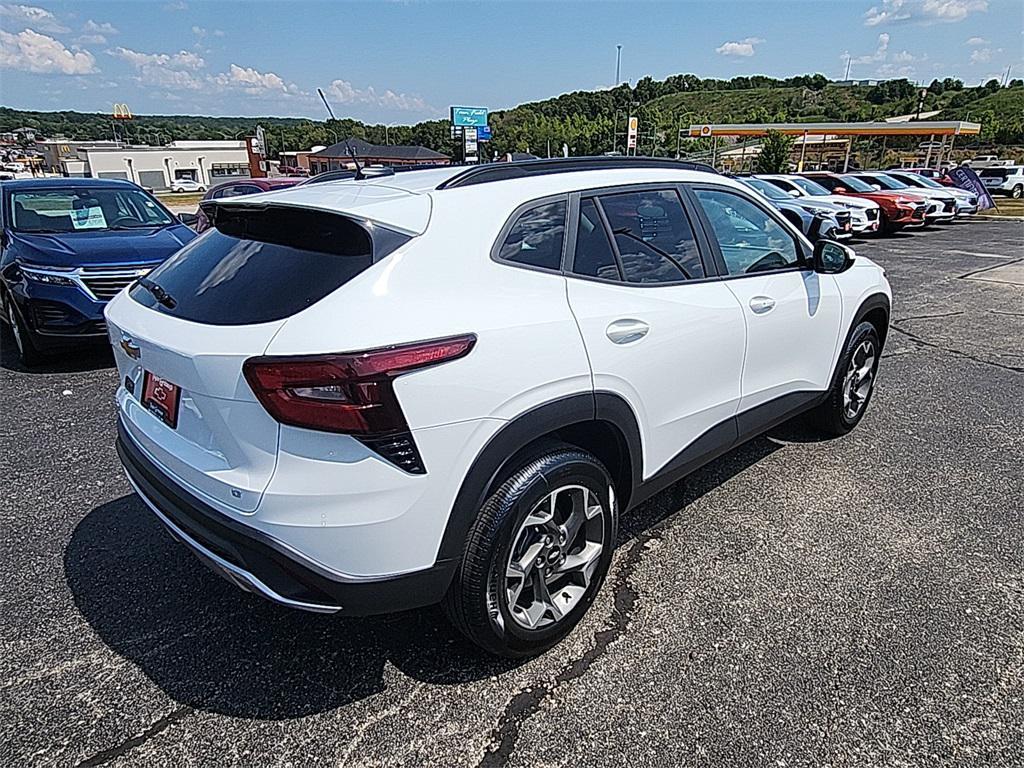 new 2025 Chevrolet Trax car, priced at $25,725