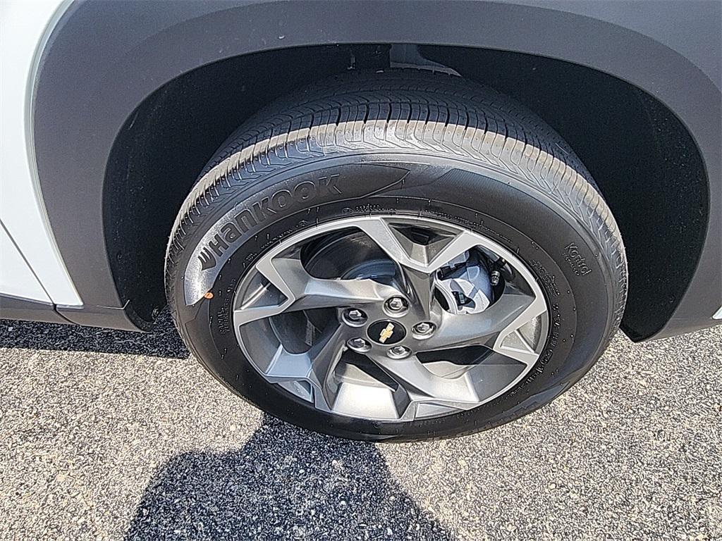 new 2025 Chevrolet Trax car, priced at $25,725