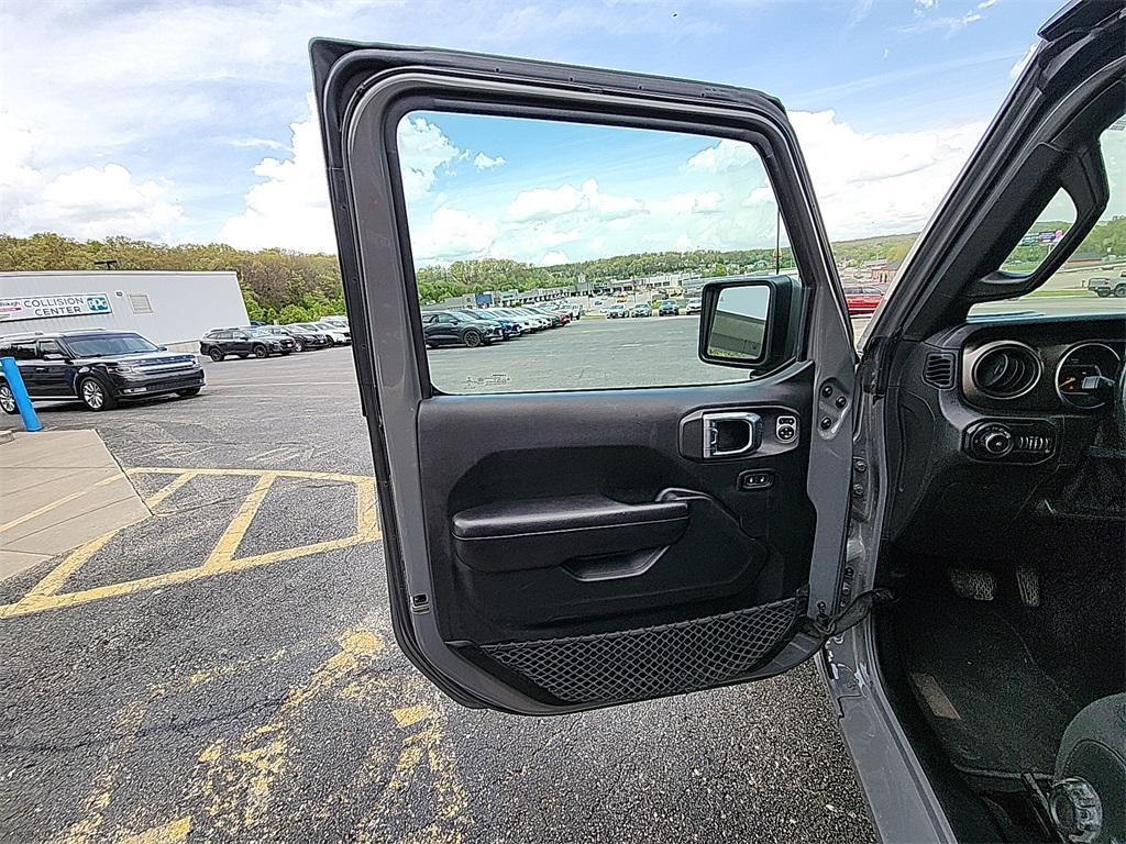 used 2018 Jeep Wrangler Unlimited car, priced at $25,975