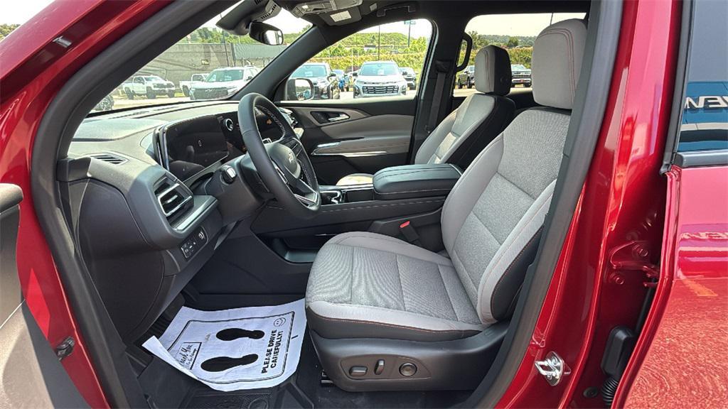new 2025 Chevrolet Traverse car, priced at $43,305
