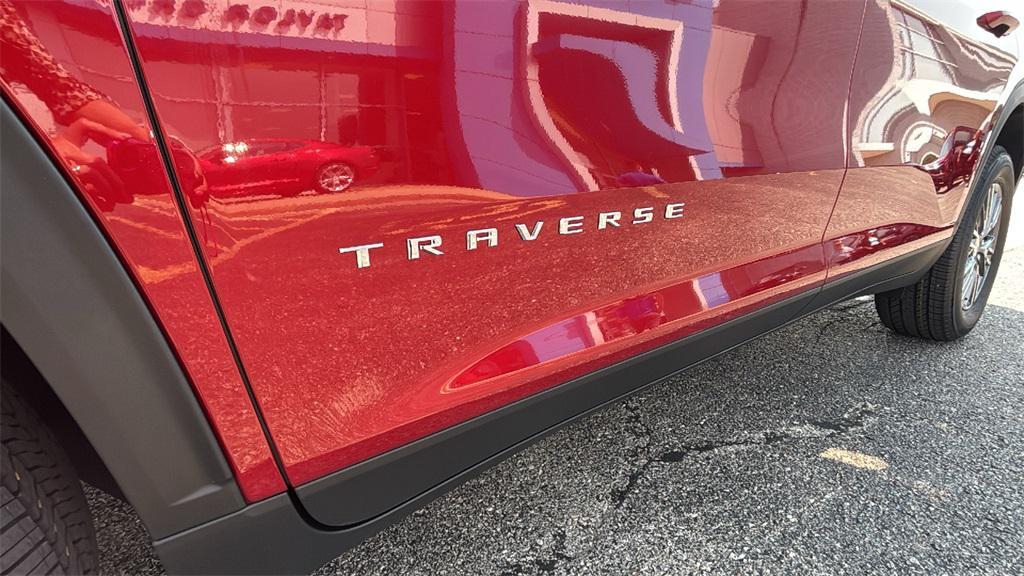 new 2025 Chevrolet Traverse car, priced at $43,305