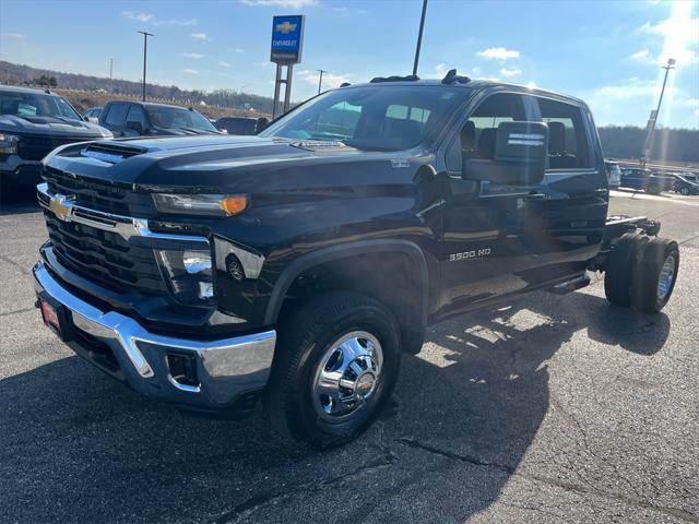 new 2025 Chevrolet Silverado 3500 car, priced at $64,280