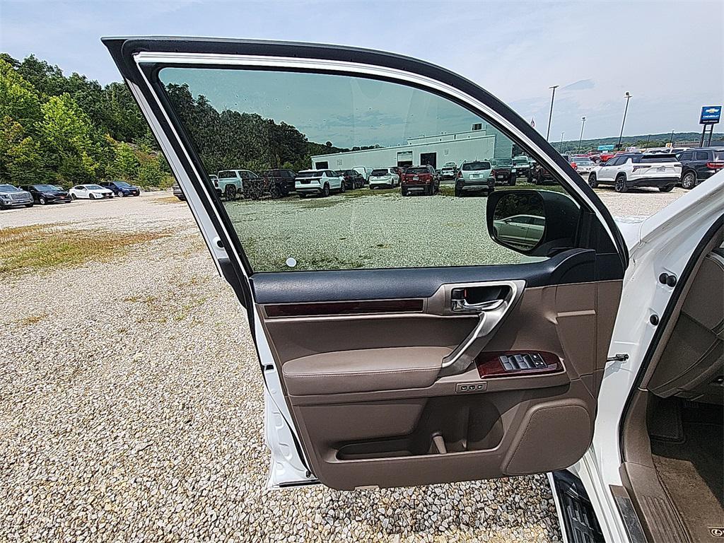 used 2017 Lexus GX 460 car, priced at $26,980