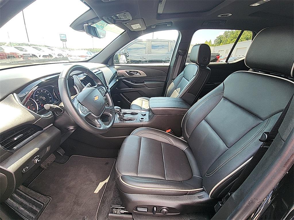 used 2023 Chevrolet Traverse car, priced at $37,978