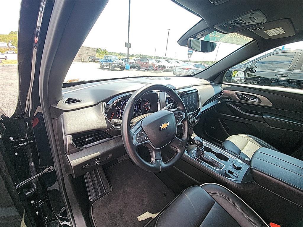 used 2023 Chevrolet Traverse car, priced at $37,978