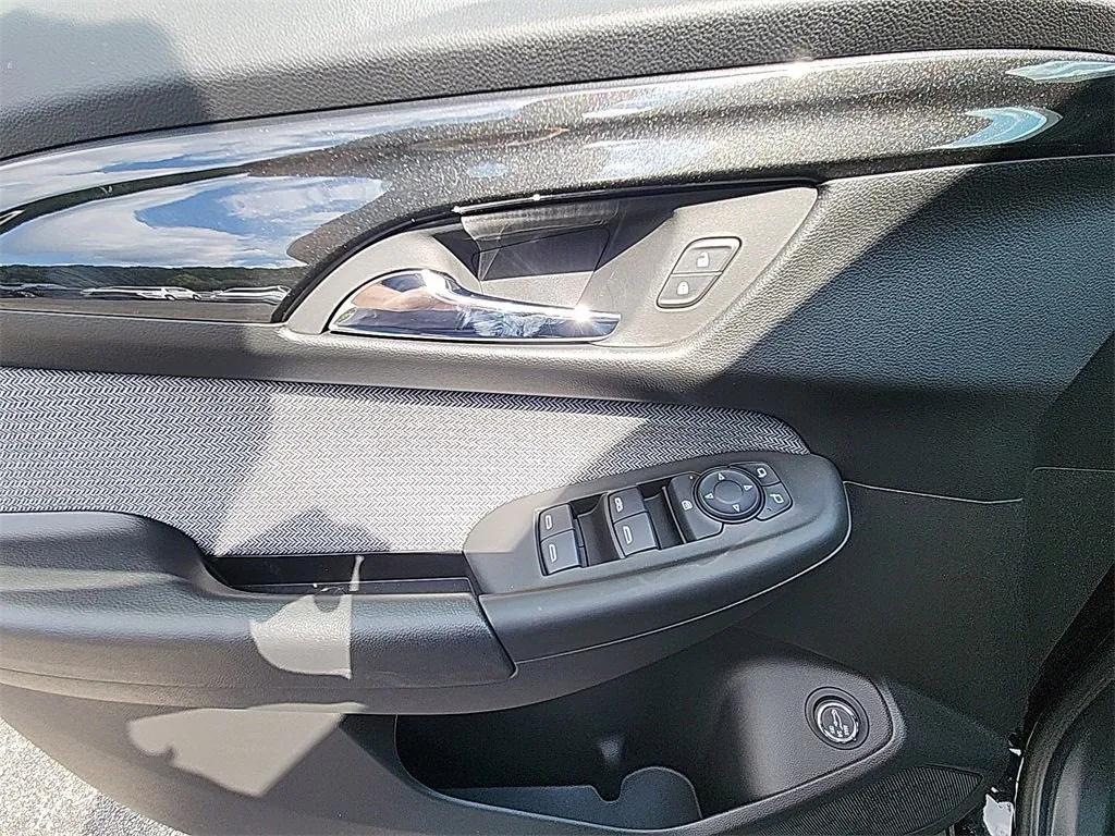 new 2026 Chevrolet TrailBlazer car, priced at $25,270