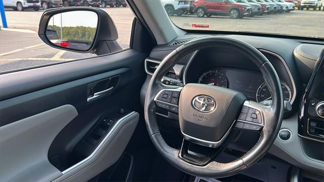 used 2021 Toyota Highlander car, priced at $28,947