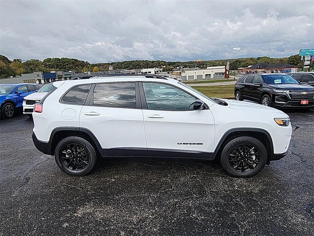 used 2023 Jeep Cherokee car, priced at $20,752
