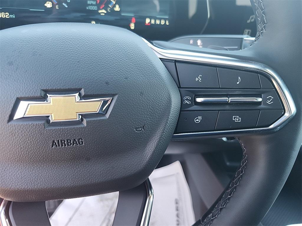 new 2025 Chevrolet Equinox car, priced at $32,640