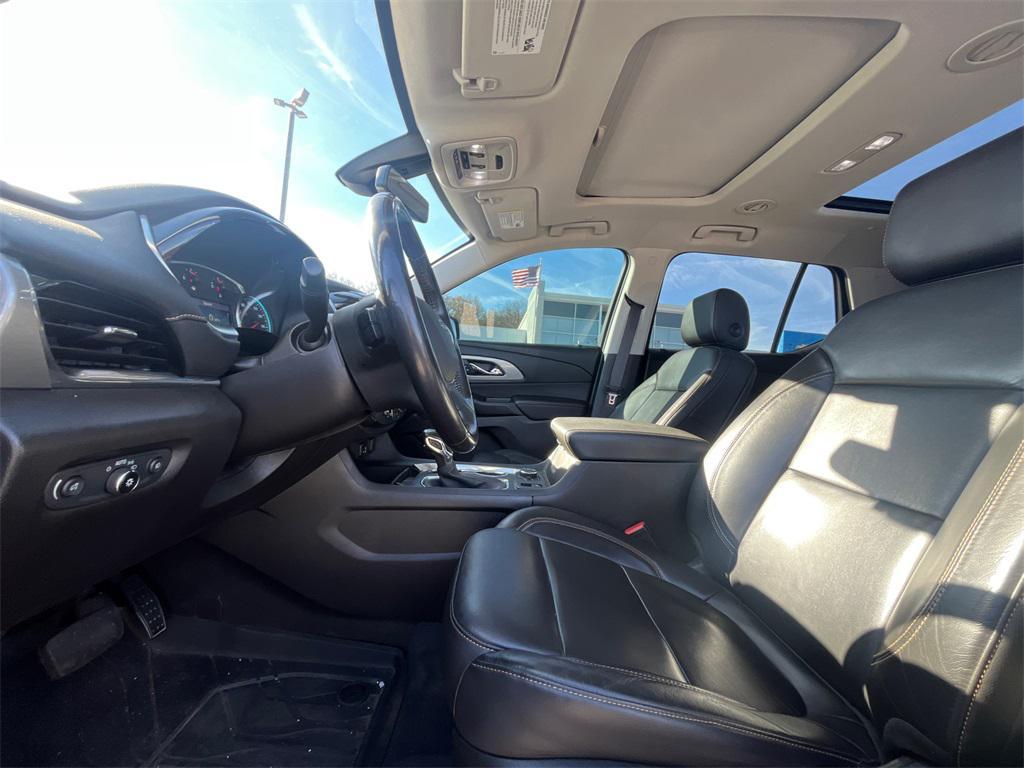 used 2021 Chevrolet Traverse car, priced at $29,571