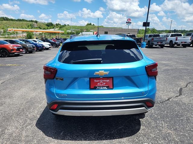 used 2025 Chevrolet Trax car, priced at $23,472