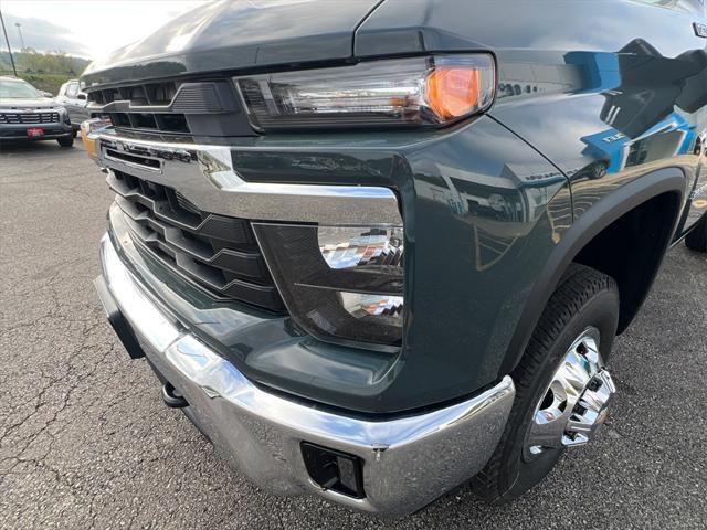 new 2025 Chevrolet Silverado 3500 car, priced at $61,913