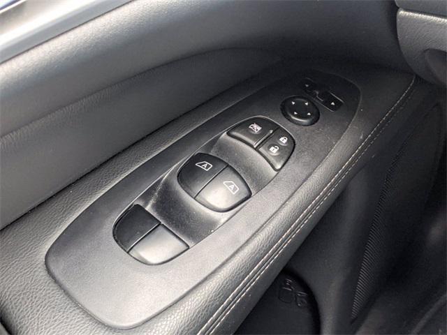 used 2020 Nissan Pathfinder car, priced at $20,000
