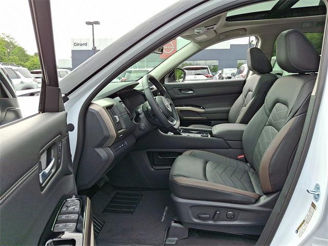 new 2025 Nissan Pathfinder car, priced at $54,485