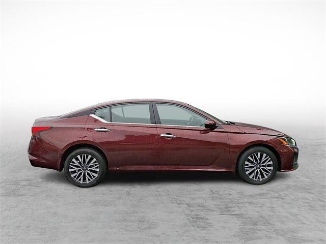 used 2023 Nissan Altima car, priced at $24,900