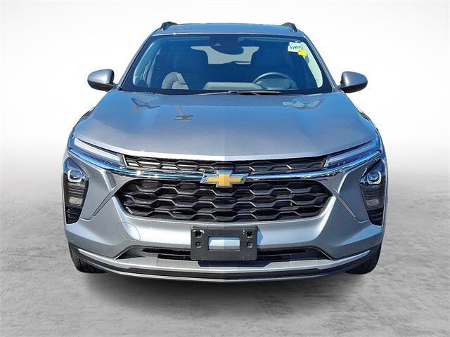 used 2025 Chevrolet Trax car, priced at $24,000