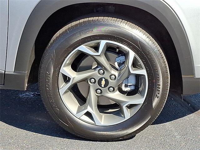 used 2025 Chevrolet Trax car, priced at $24,000