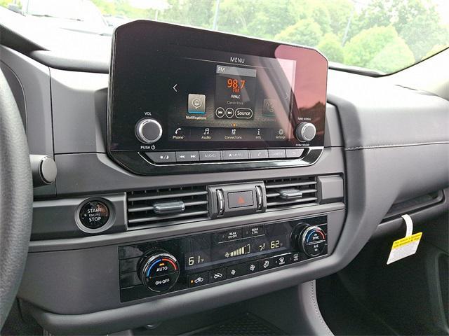 new 2025 Nissan Pathfinder car, priced at $40,450