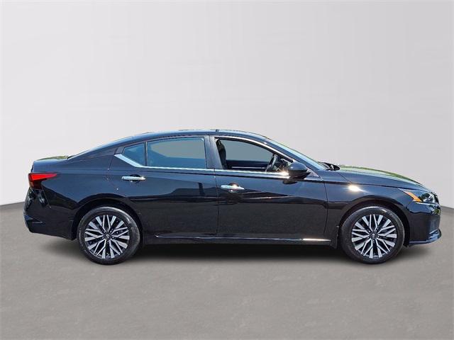 used 2023 Nissan Altima car, priced at $24,000
