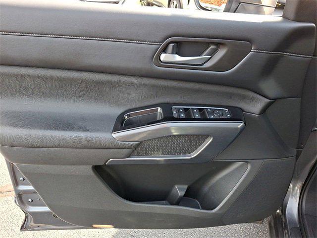 used 2022 Nissan Pathfinder car, priced at $23,350