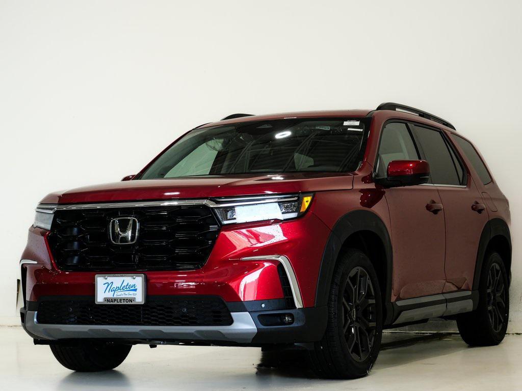 new 2025 Honda Pilot car, priced at $49,758