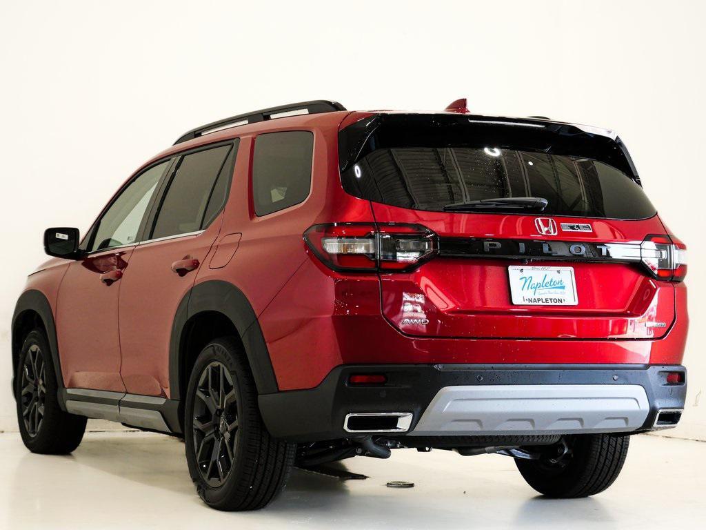 new 2025 Honda Pilot car, priced at $49,758