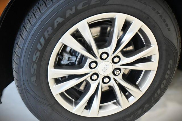 used 2021 Cadillac XT5 car, priced at $28,300