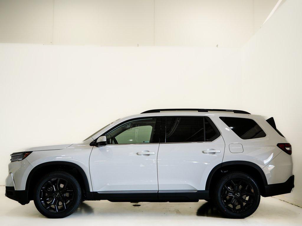 new 2025 Honda Pilot car, priced at $49,166
