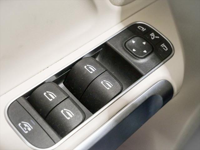 used 2021 Mercedes-Benz GLB 250 car, priced at $25,500
