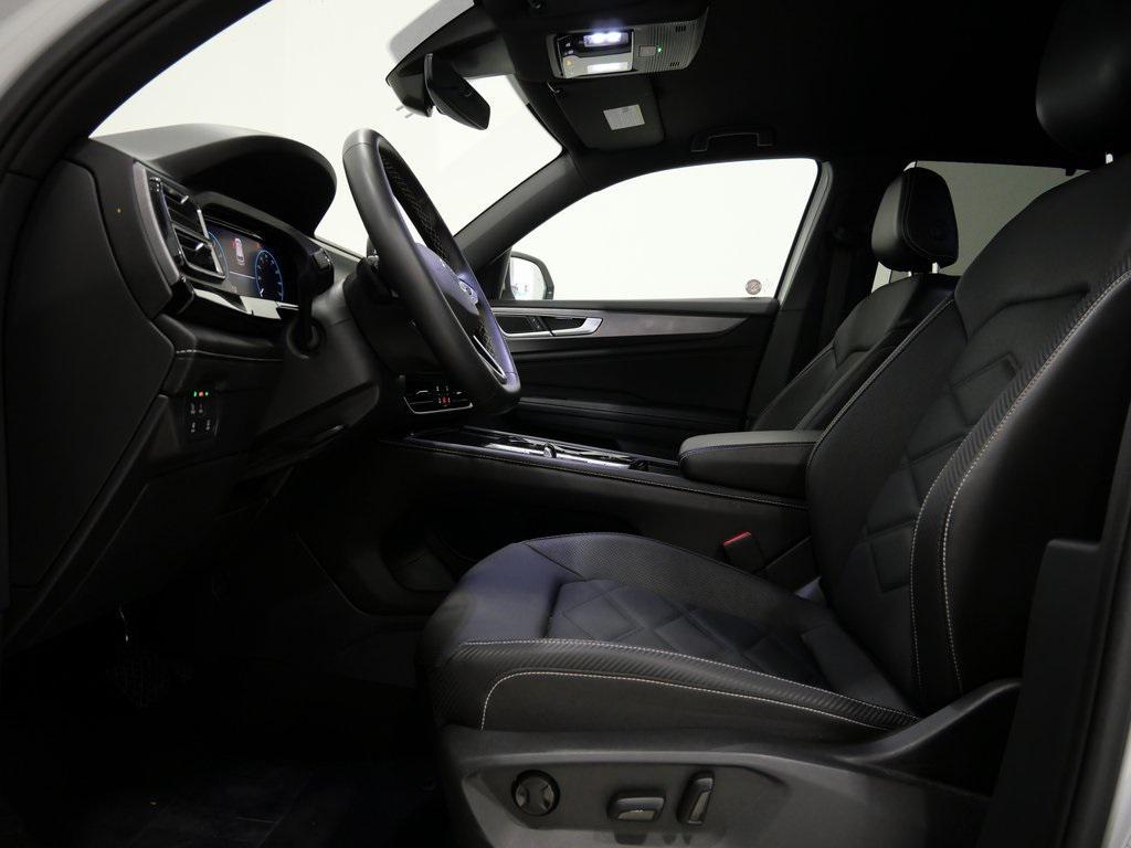 used 2024 Volkswagen Atlas Cross Sport car, priced at $29,400