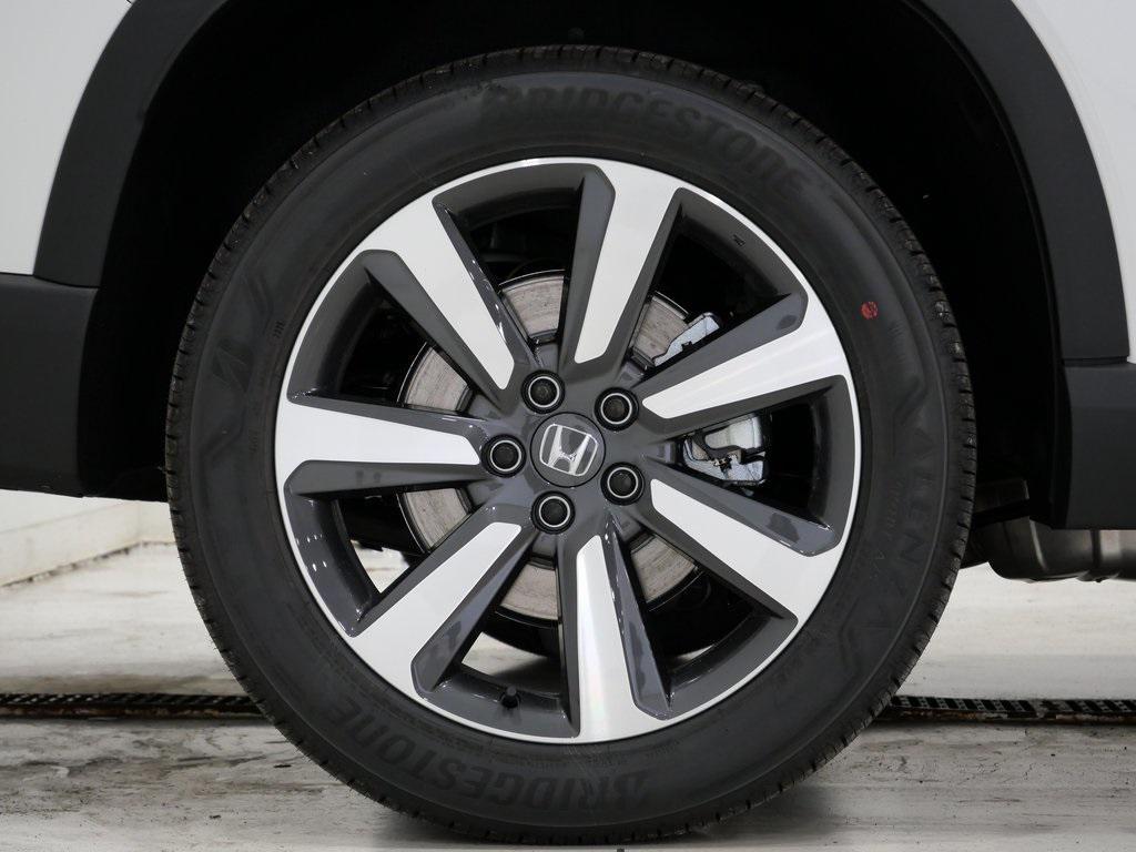 new 2025 Honda Pilot car, priced at $47,658