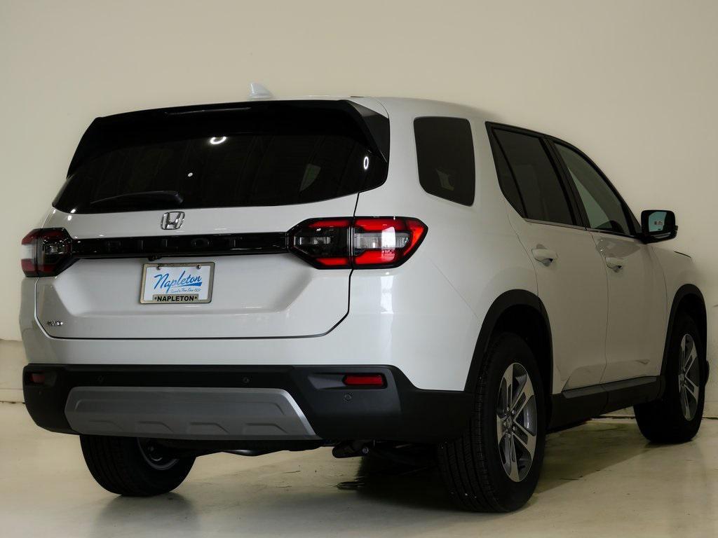 new 2025 Honda Pilot car, priced at $44,650